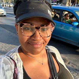 Meet your Posher, Jasmin